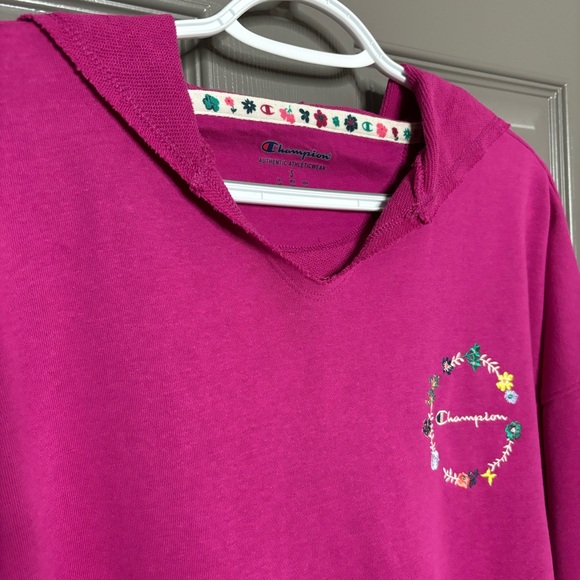 🎄🎁Champion New Cropped Hoodie Floral Script Logo Dark Pink S - Picture 8 of 14